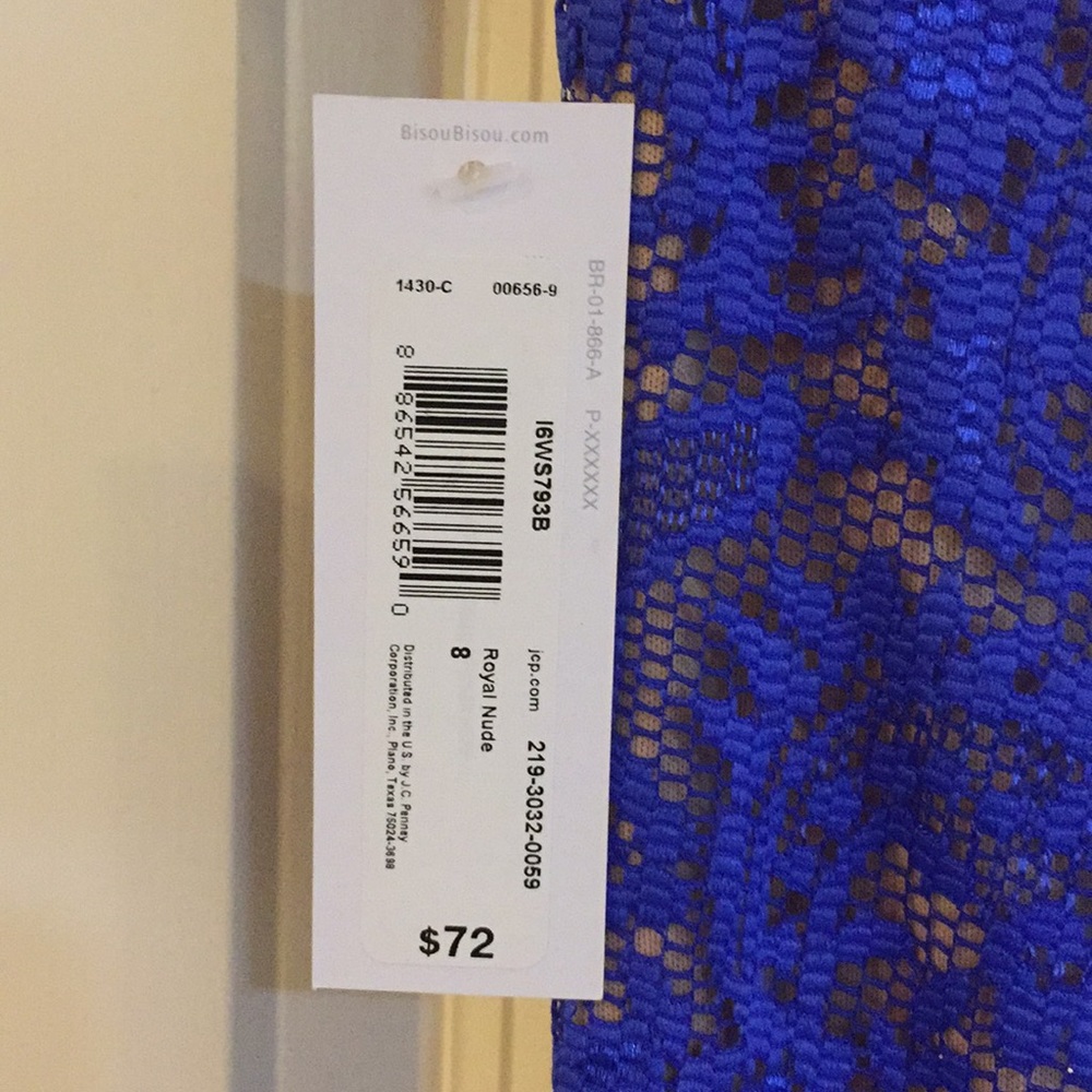 Dress - Picture 4 of 4